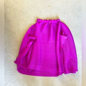 Issey miyake “pleats skirt” skirt with side buttons and belt loops